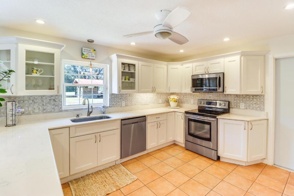 Gas Grill and Fire Pit Peaceful Dunnellon Home!